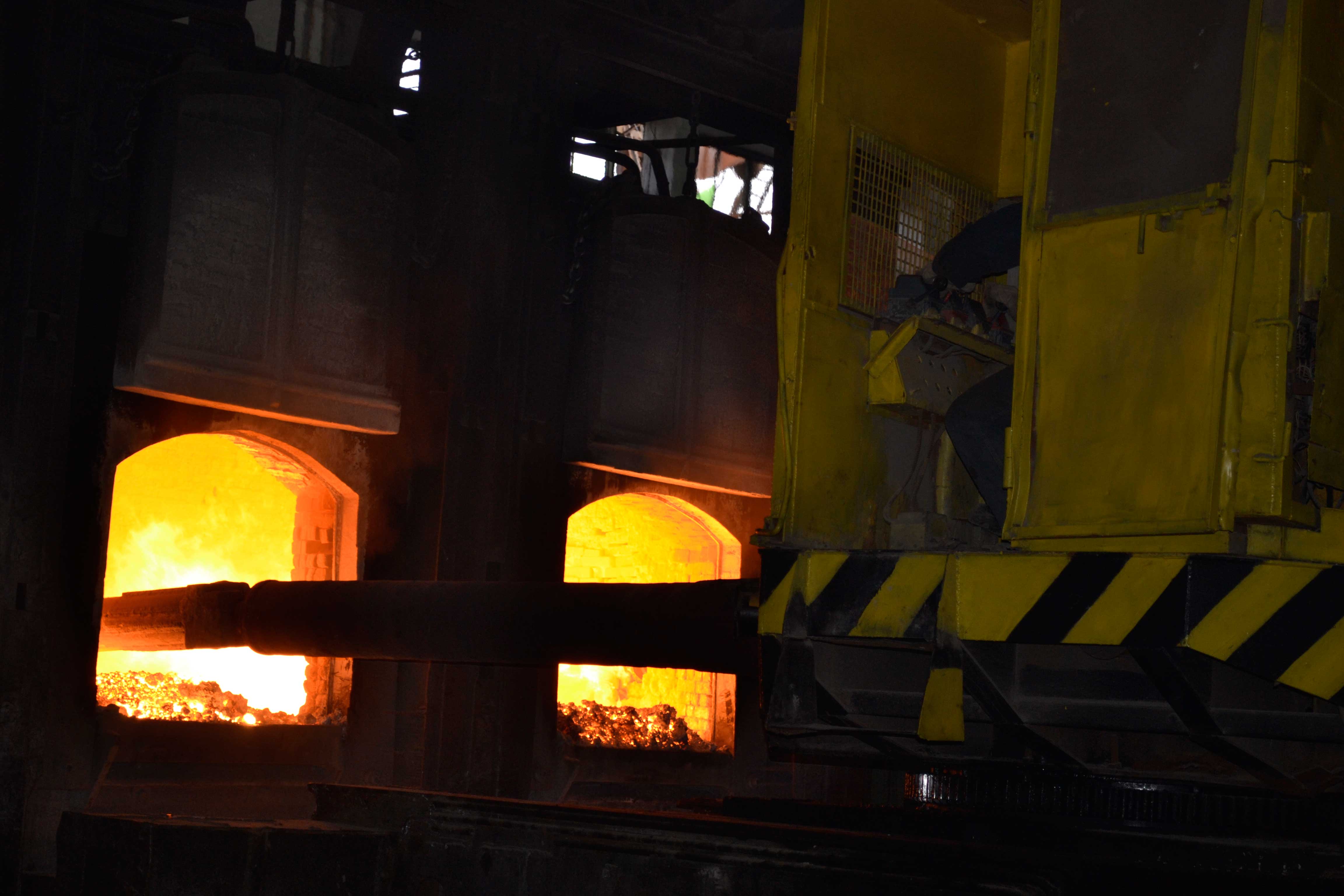 Reflective furnace of aluminum shop